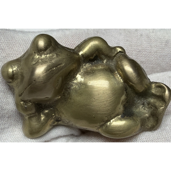 Vintage Mini Brass Frog Figurine Statue Paperweight Posing Laying Down - Picture 11 of 14